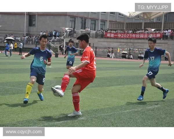 足球明星同框瞬间定格荣耀与梦想的交汇时刻 足球明星同框瞬间定格荣耀与梦想的交汇时刻