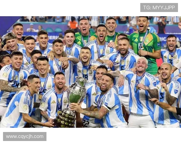 足球明星名字中带有斯的传奇球员们的精彩瞬间与成就回顾